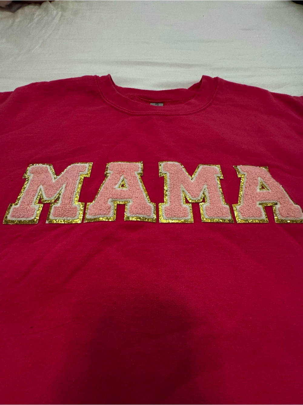 Gildan Heavy Blend Crewneck Sweatshirt in Hot Pink